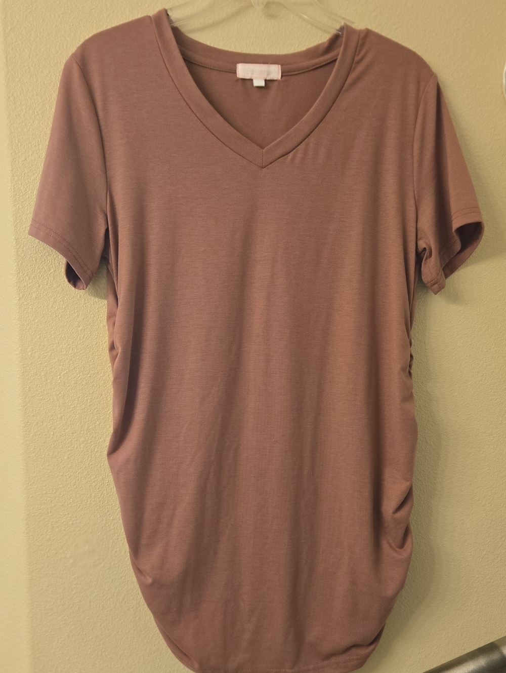 Large Essential V-Neck Short Sleeve Tee in Mauve